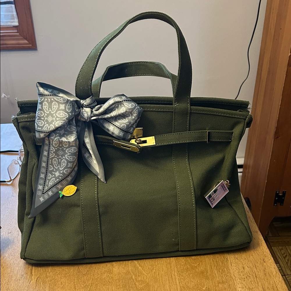 Elegant Green Boat and Tote Bag with Scarf Accent - Picture 2 of 11
